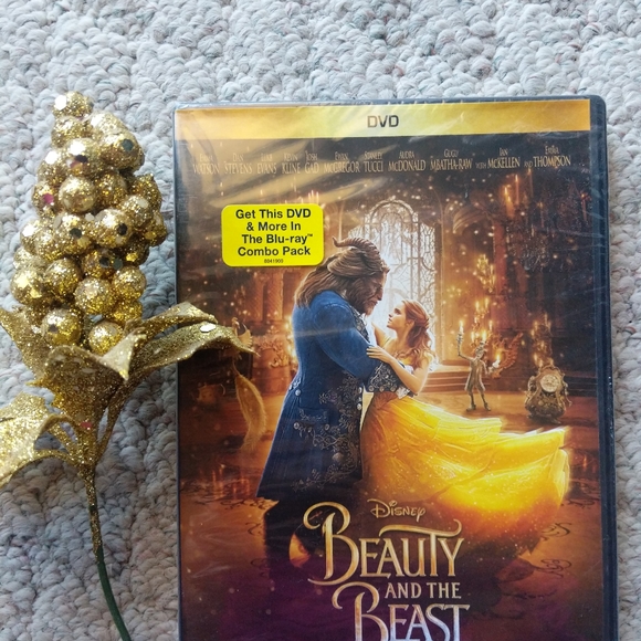 Beauty & the Beast DVD Set - Picture 4 of 5